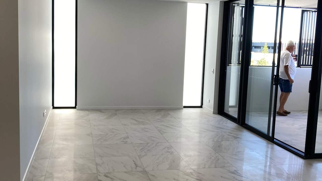 Unfurnished room with own bathroom