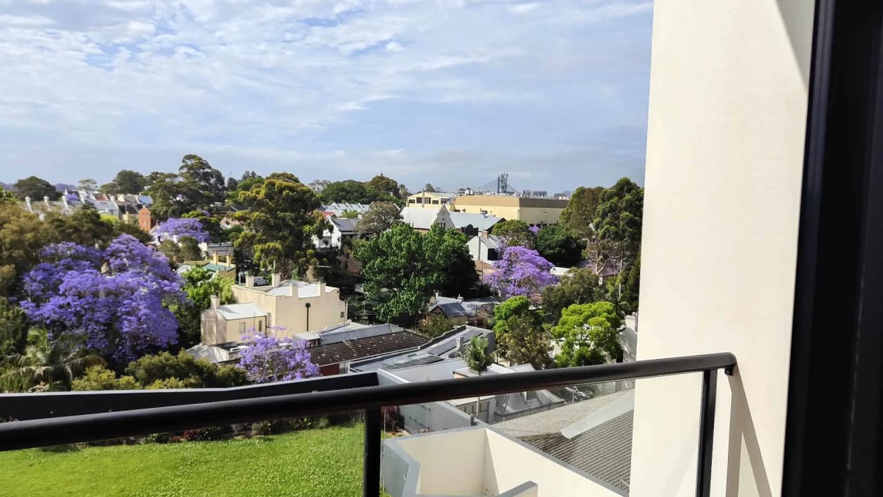 Unfurnished room in a flatshare