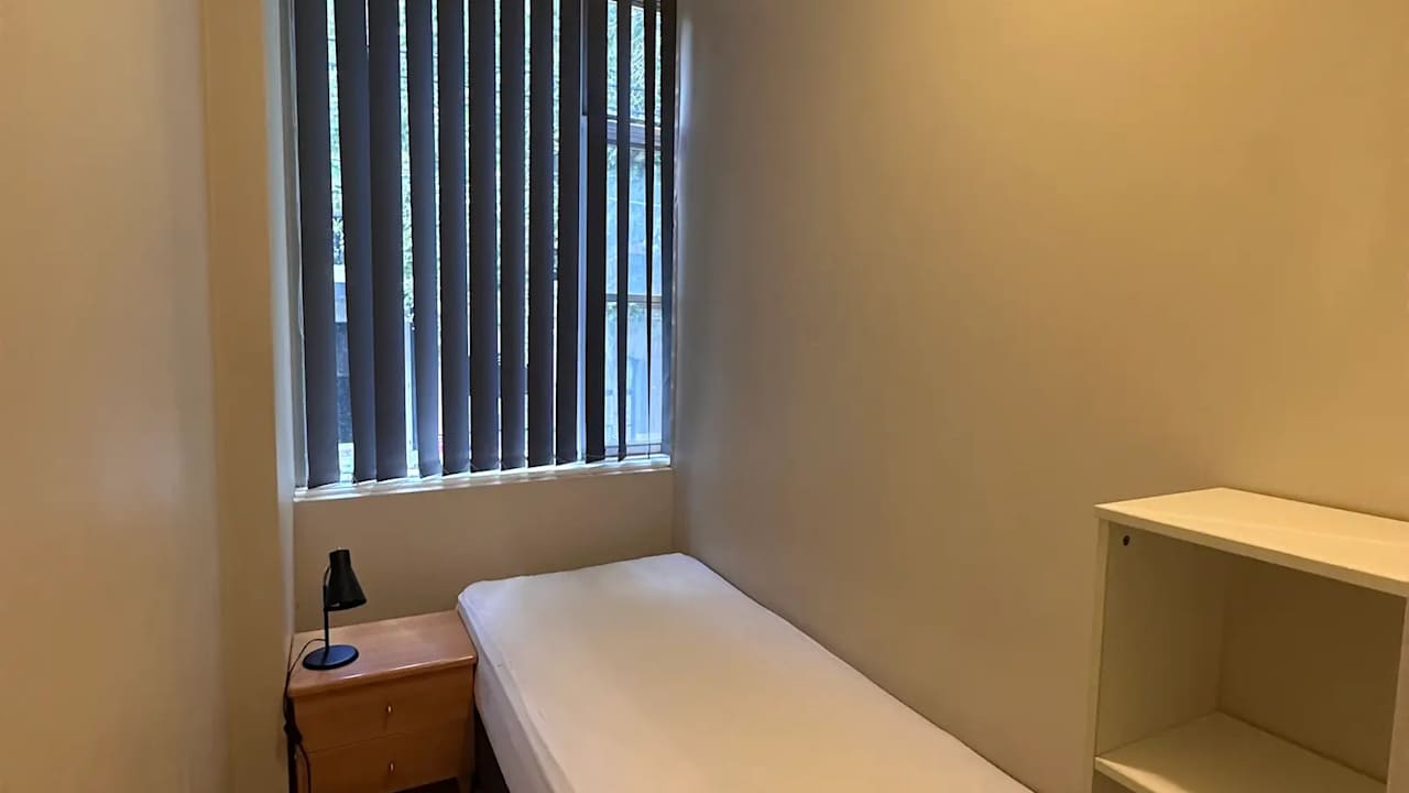 Furnished room in a flatshare