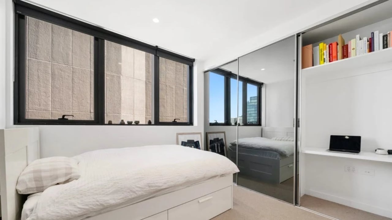 Furnished room with ensuite in a flatshare