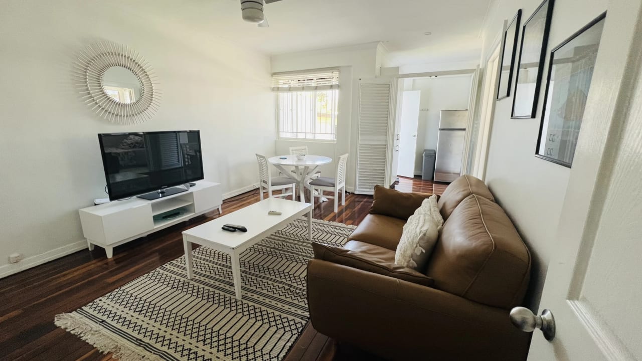 Whole property with 2 rooms for rent