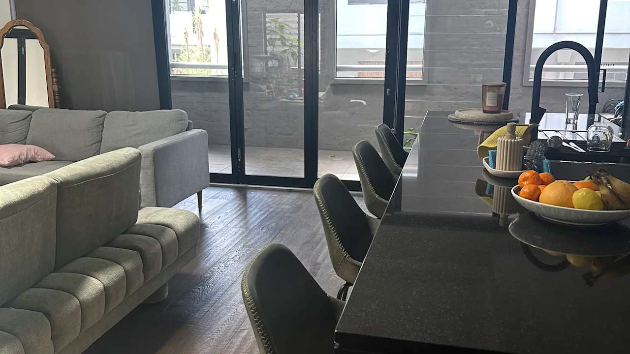 Unfurnished room in a flatshare