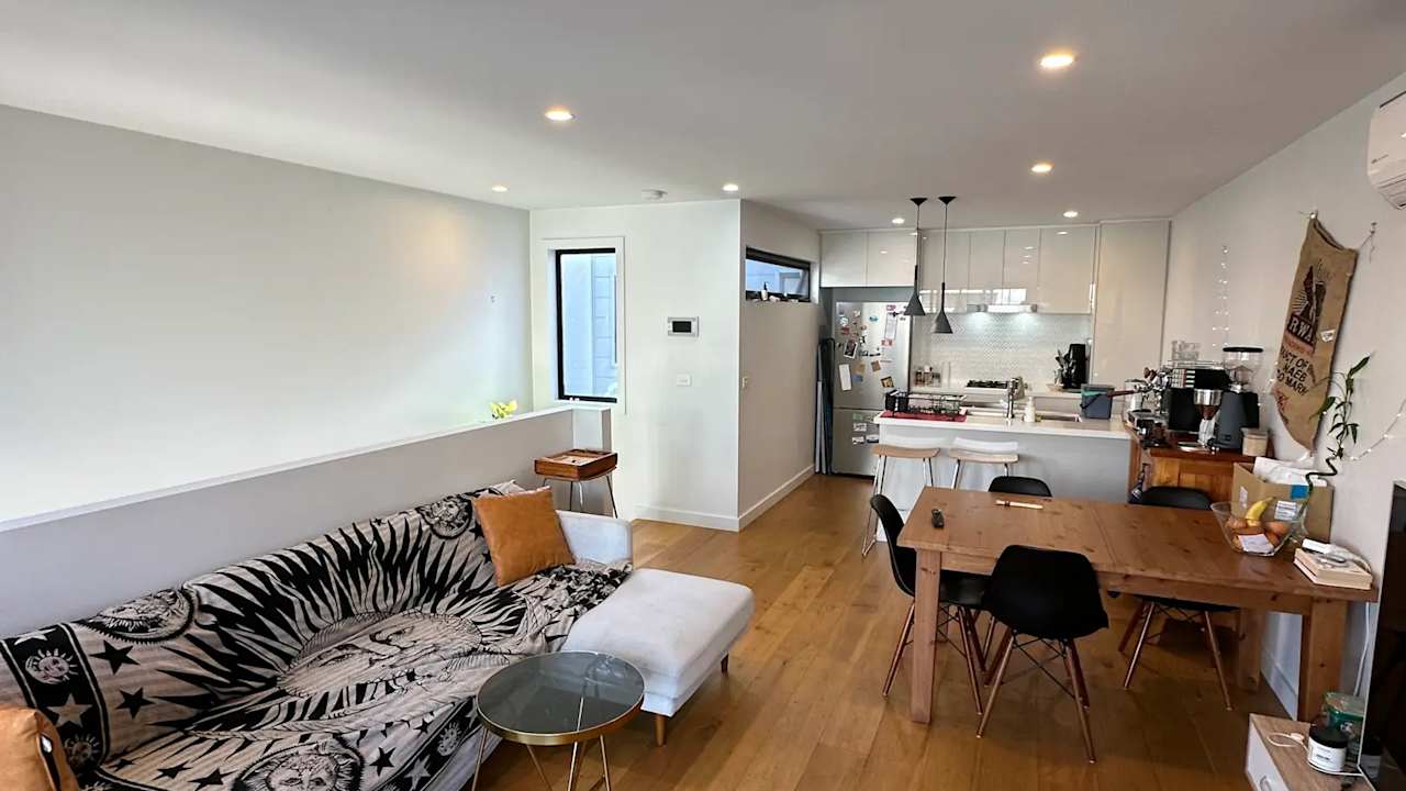 Furnished room with own bathroom