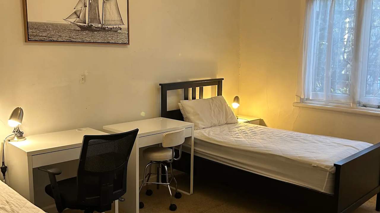 Furnished room in a share house