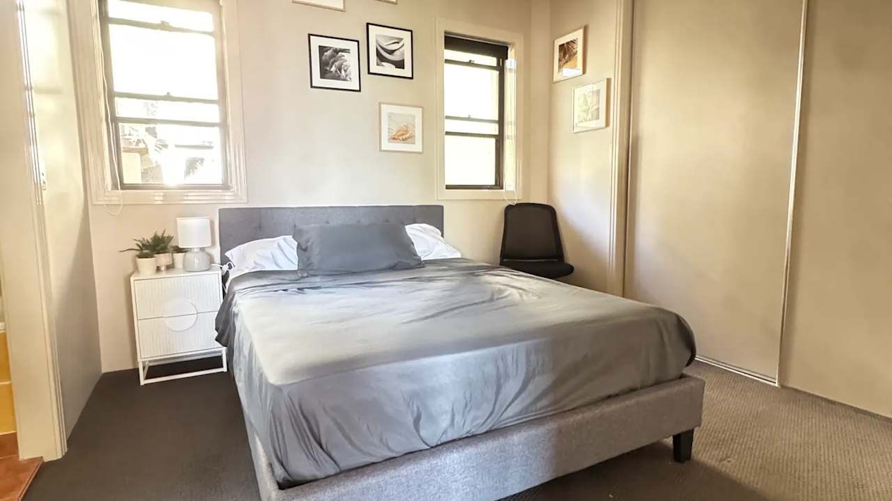 Furnished room with ensuite in a flatshare