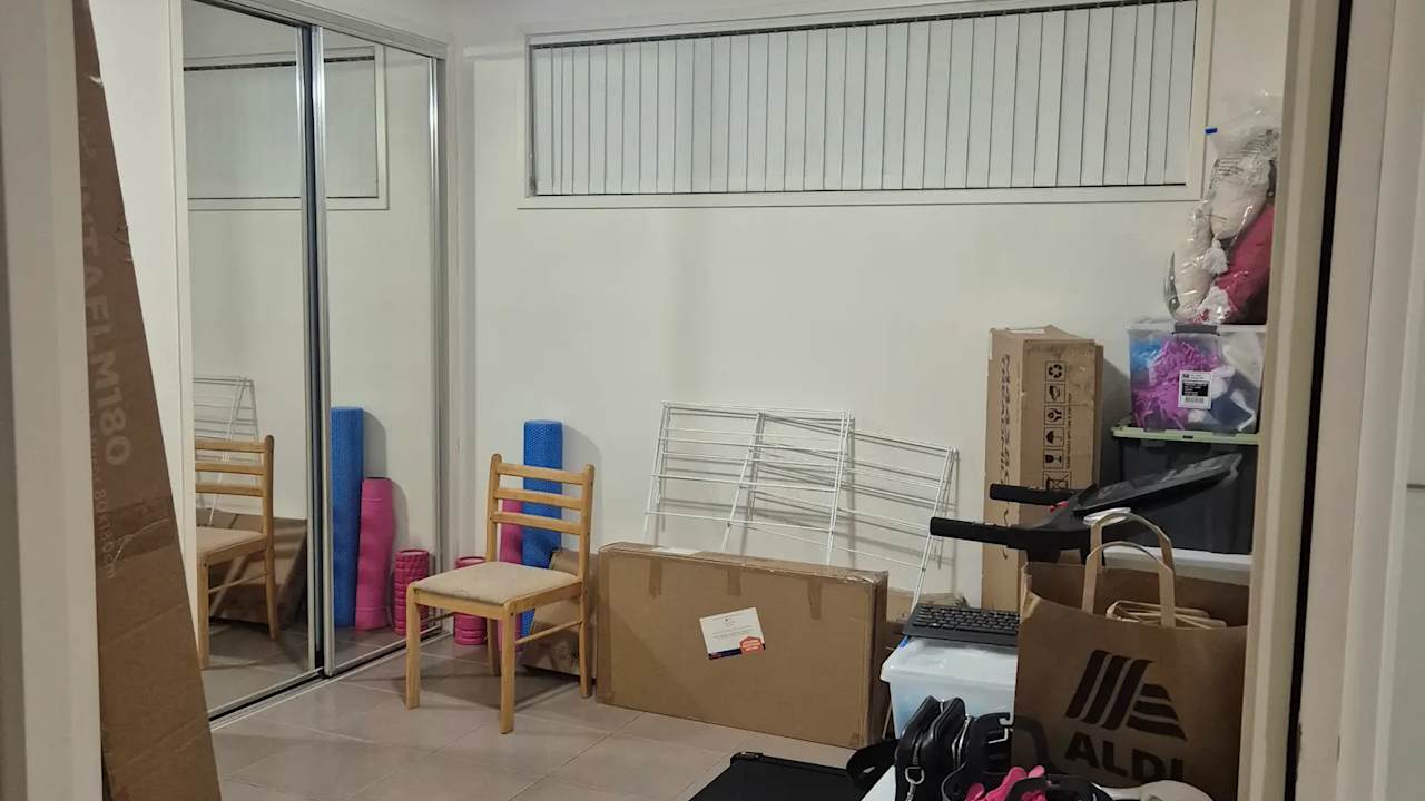 Unfurnished room in a share house