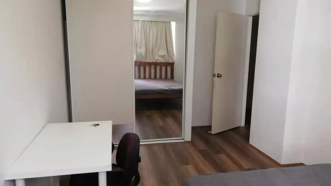 Furnished room in a flatshare