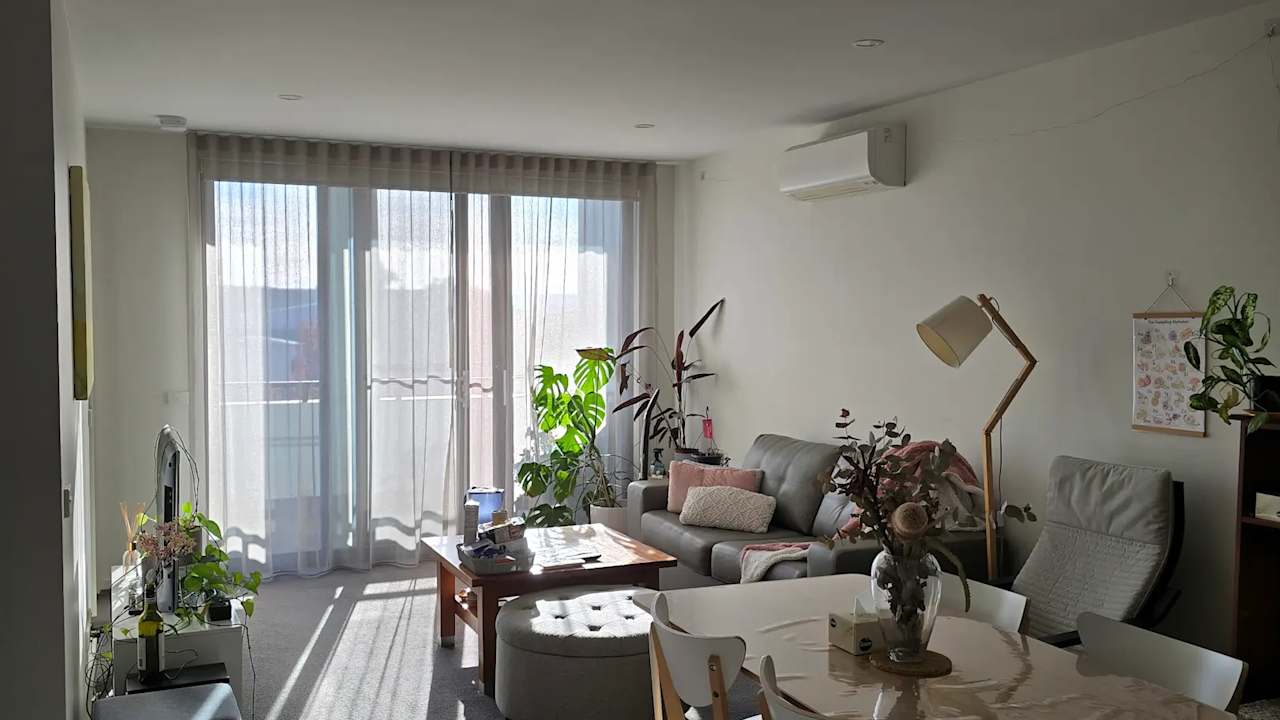 Unfurnished room with own bathroom