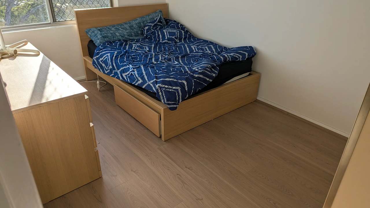 Unfurnished room in a flatshare