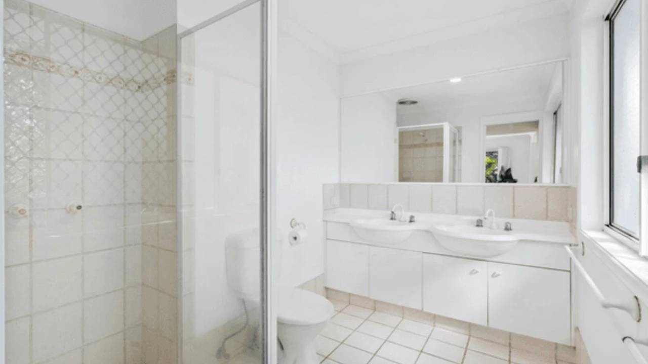 Room with ensuite in a share house