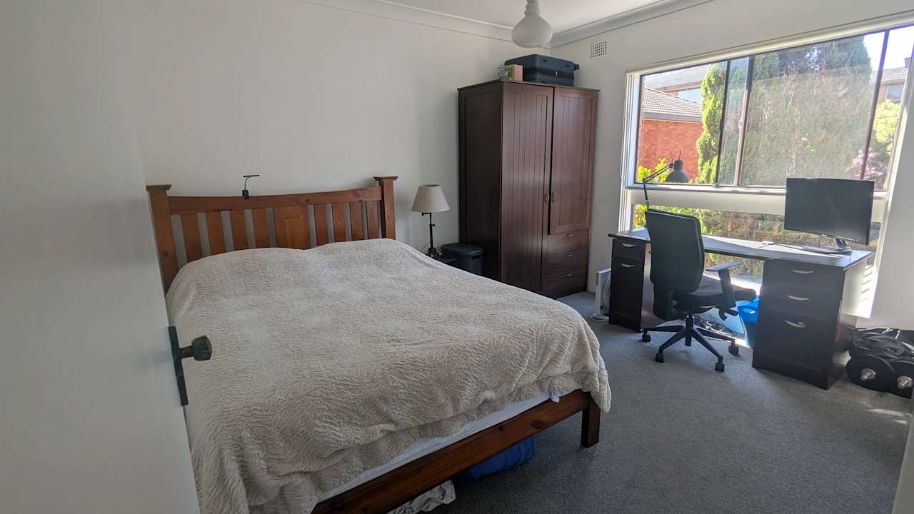 Unfurnished room in a flatshare