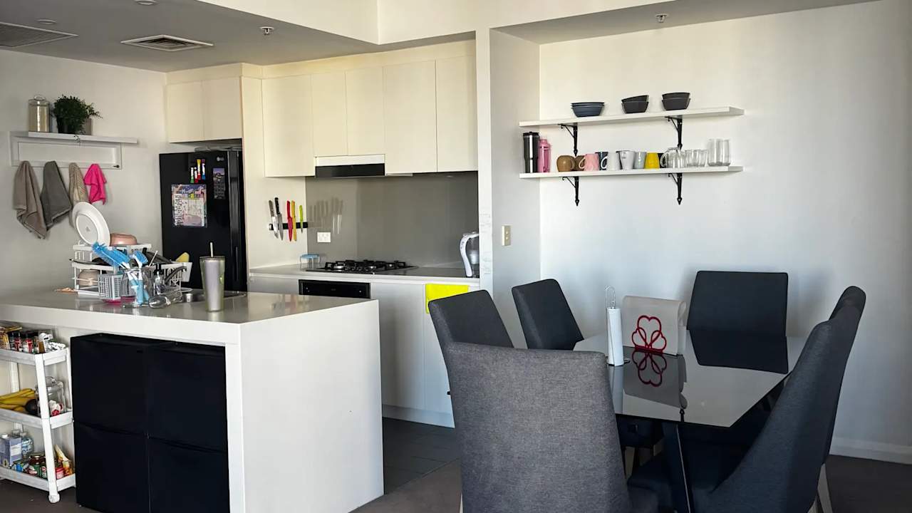 Furnished room in a flatshare
