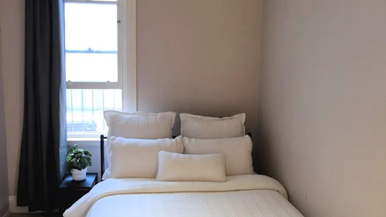 Furnished room in a share house