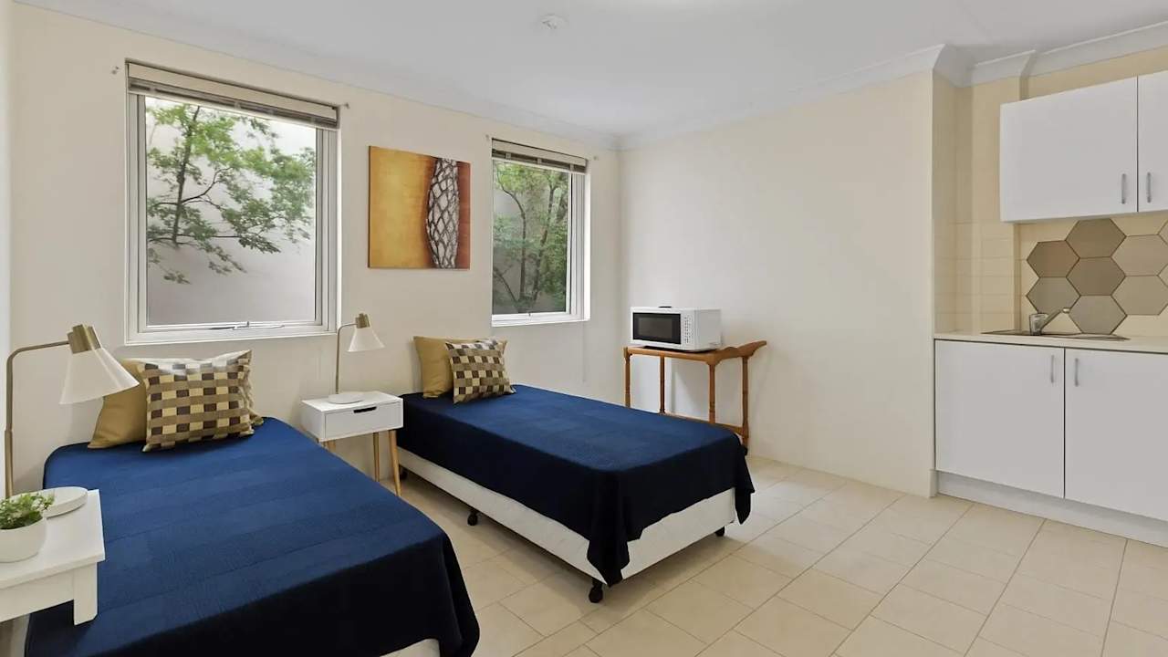 Furnished room with ensuite in a flatshare