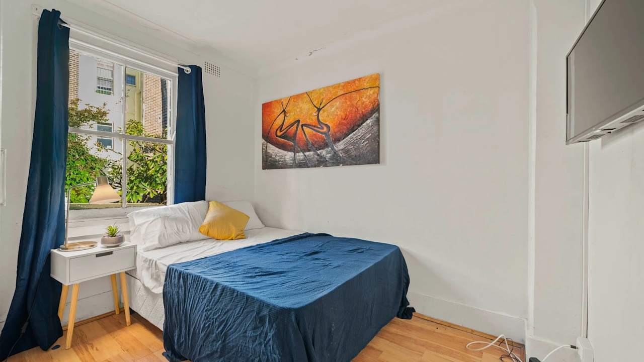 Furnished room in a flatshare