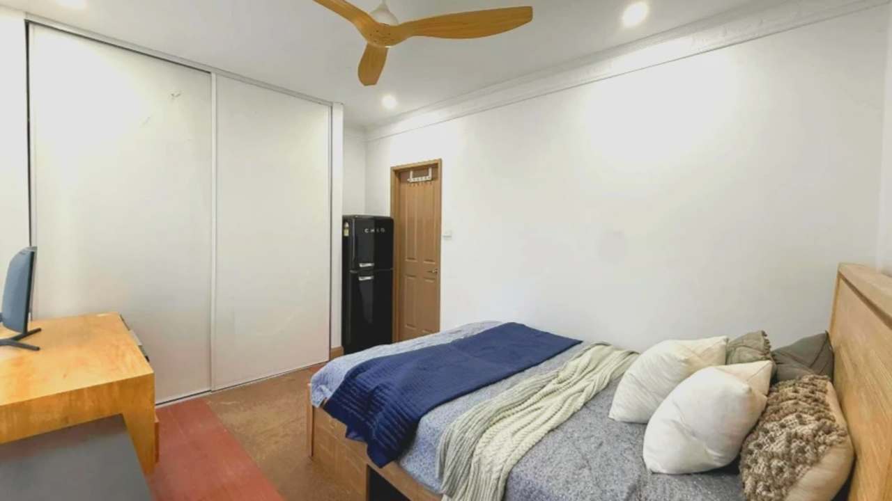 Furnished room in a share house