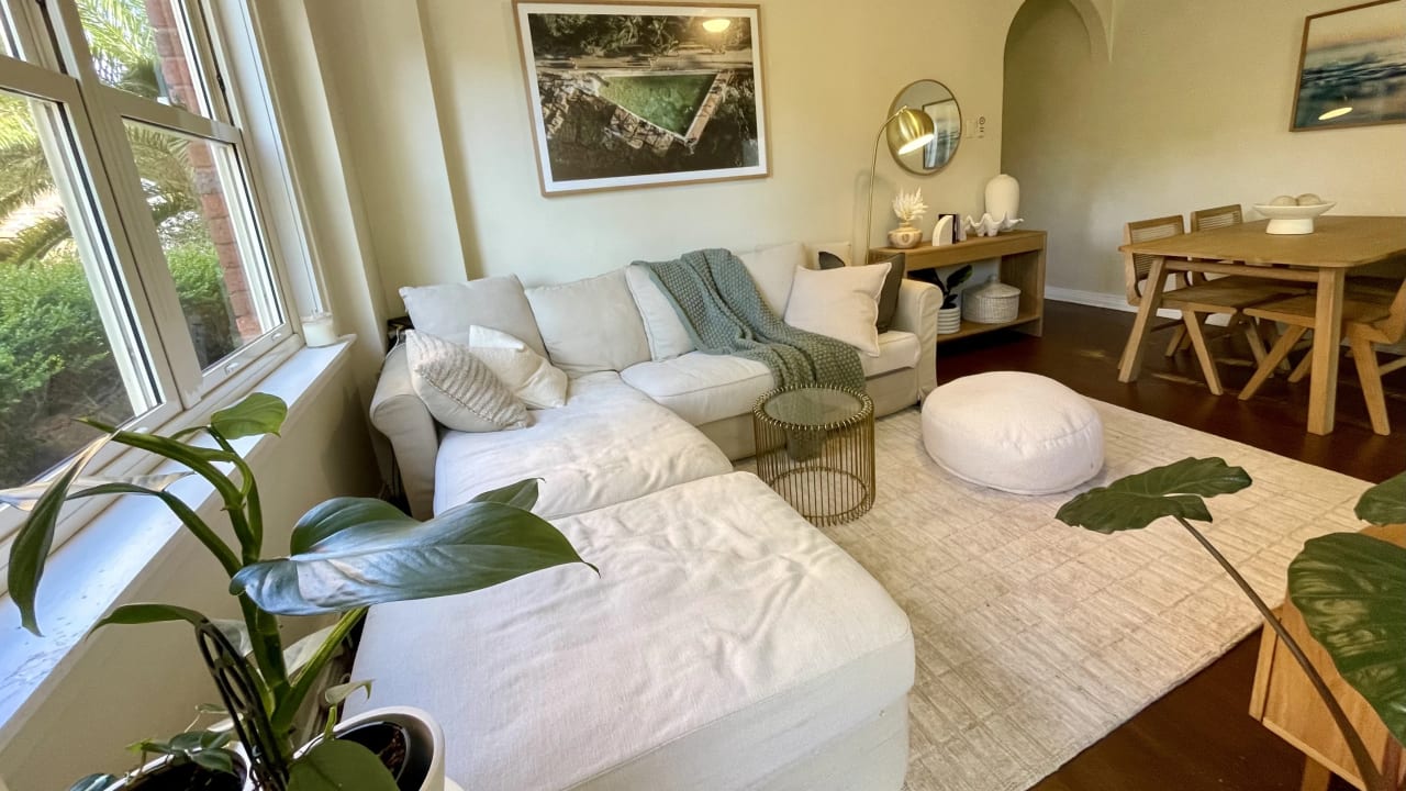 Furnished room in a flatshare