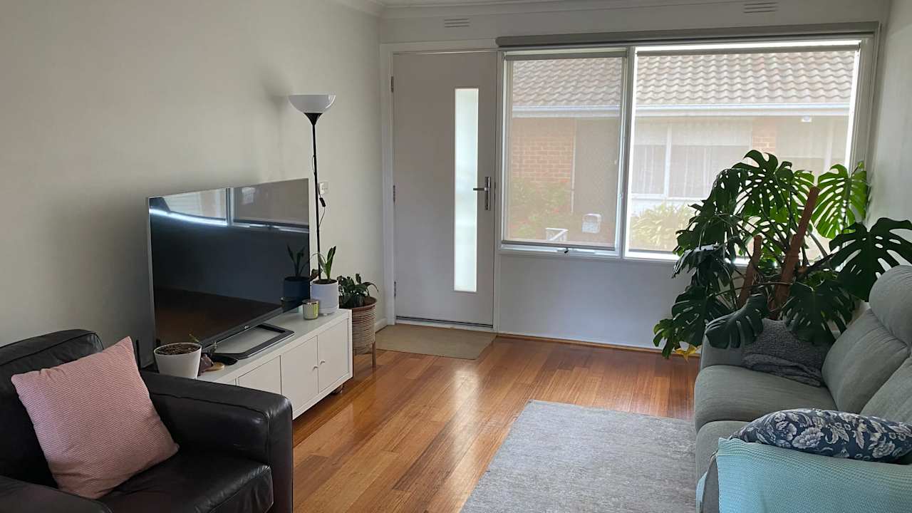 Unfurnished room in a flatshare