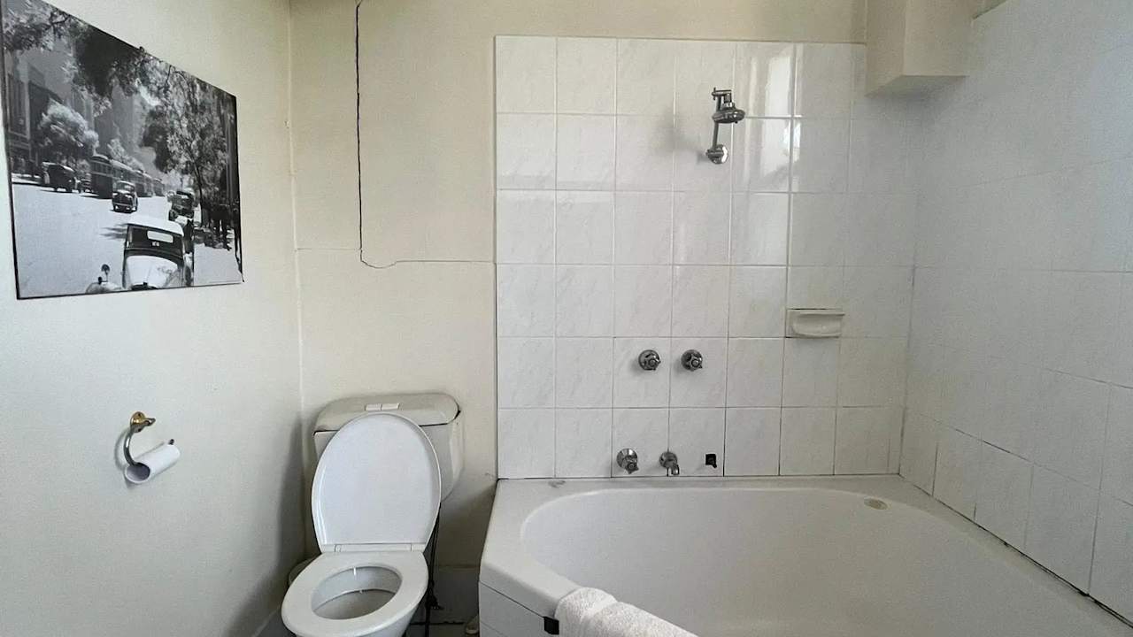 Room in a share house