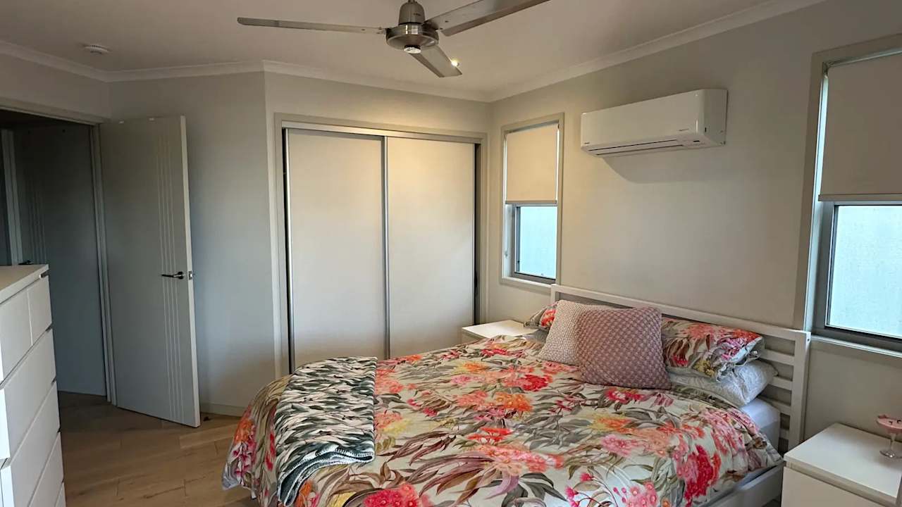 Unfurnished room in a flatshare