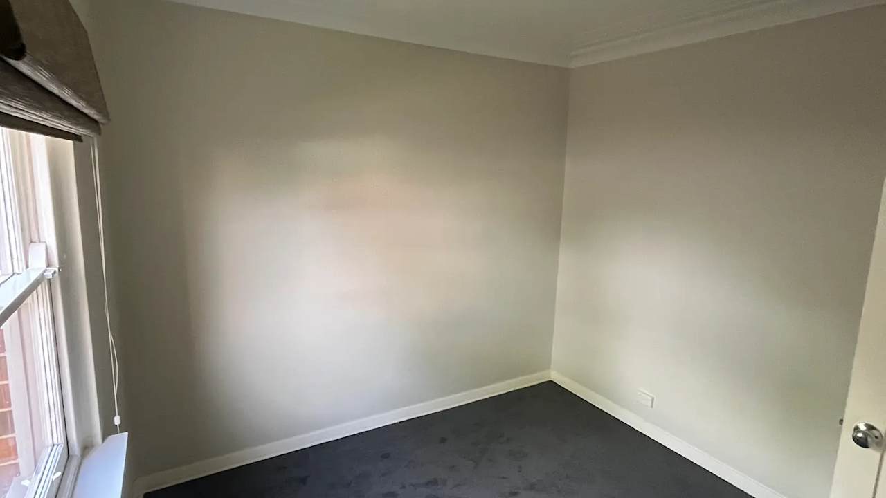 Unfurnished room in a flatshare