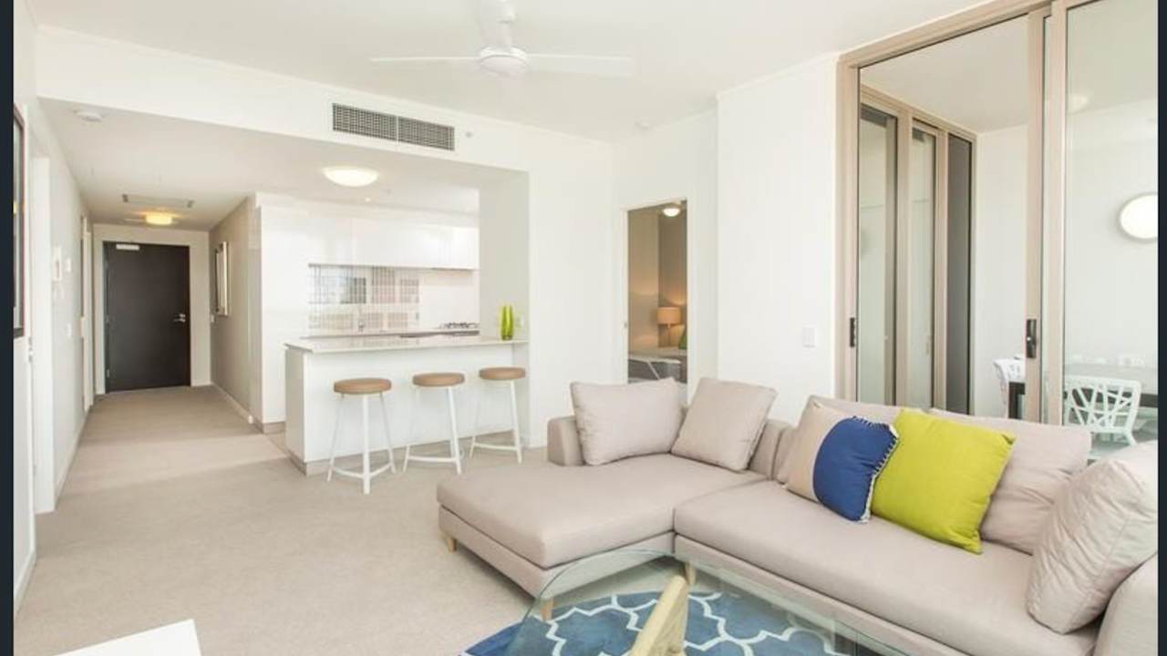 Furnished room with ensuite in a flatshare