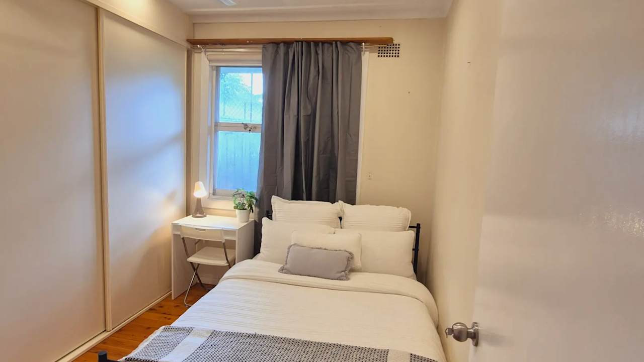 Furnished room in a share house