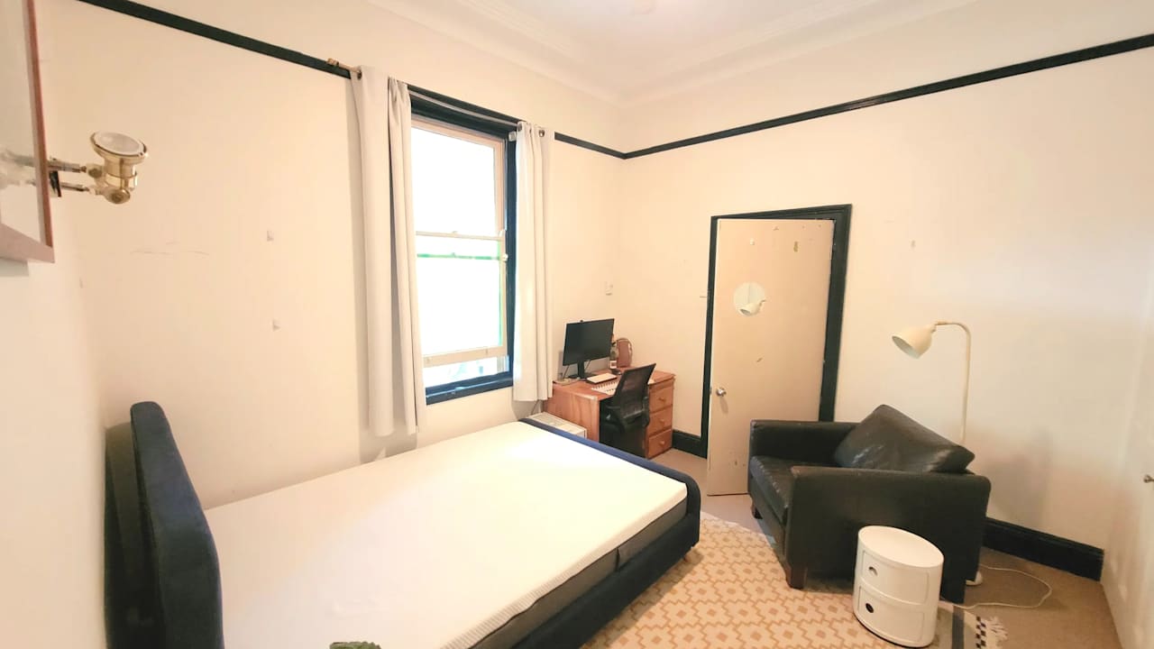 Room in a share house