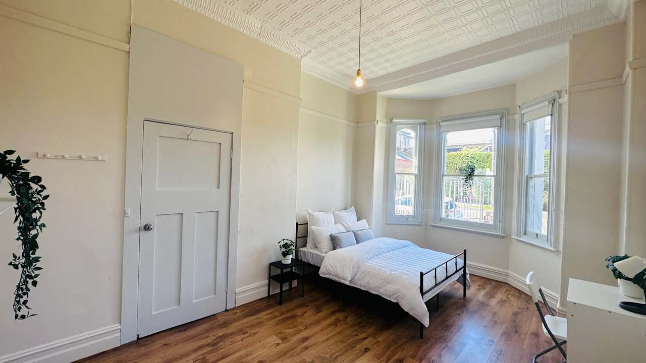 Furnished room in a share house