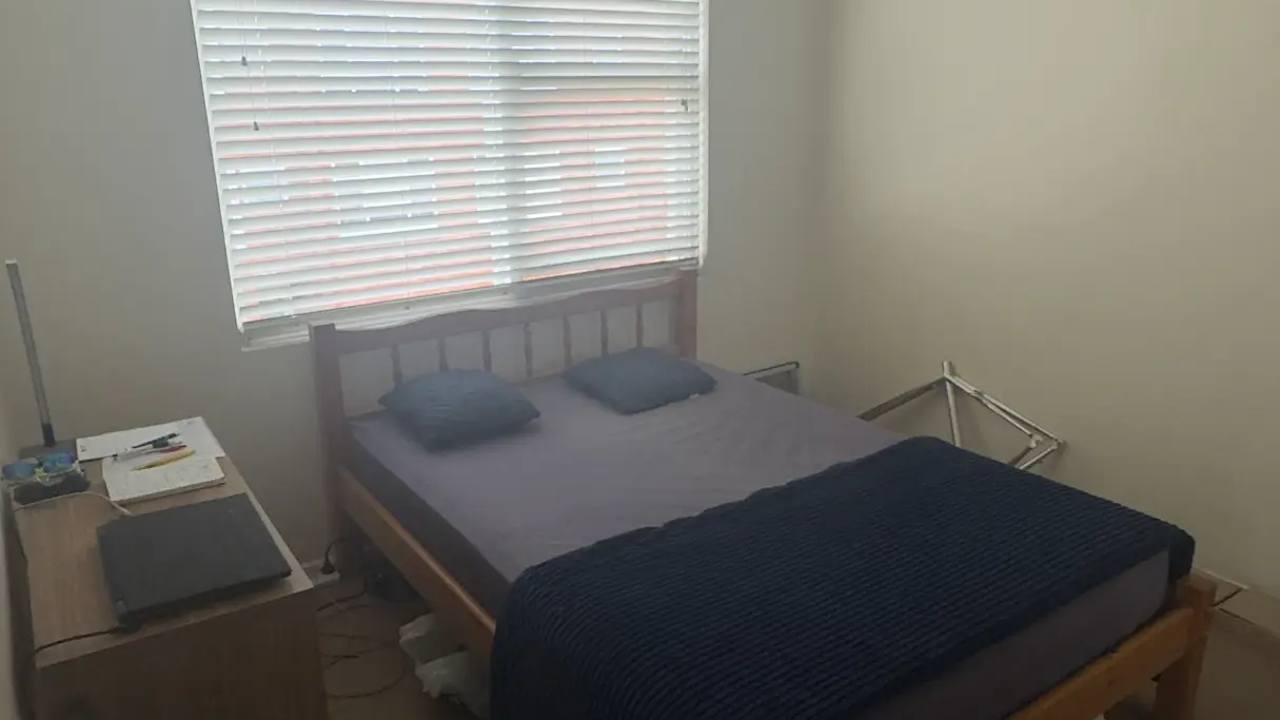 Unfurnished room in a flatshare