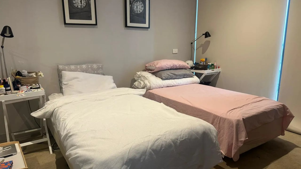Furnished room with ensuite in a flatshare
