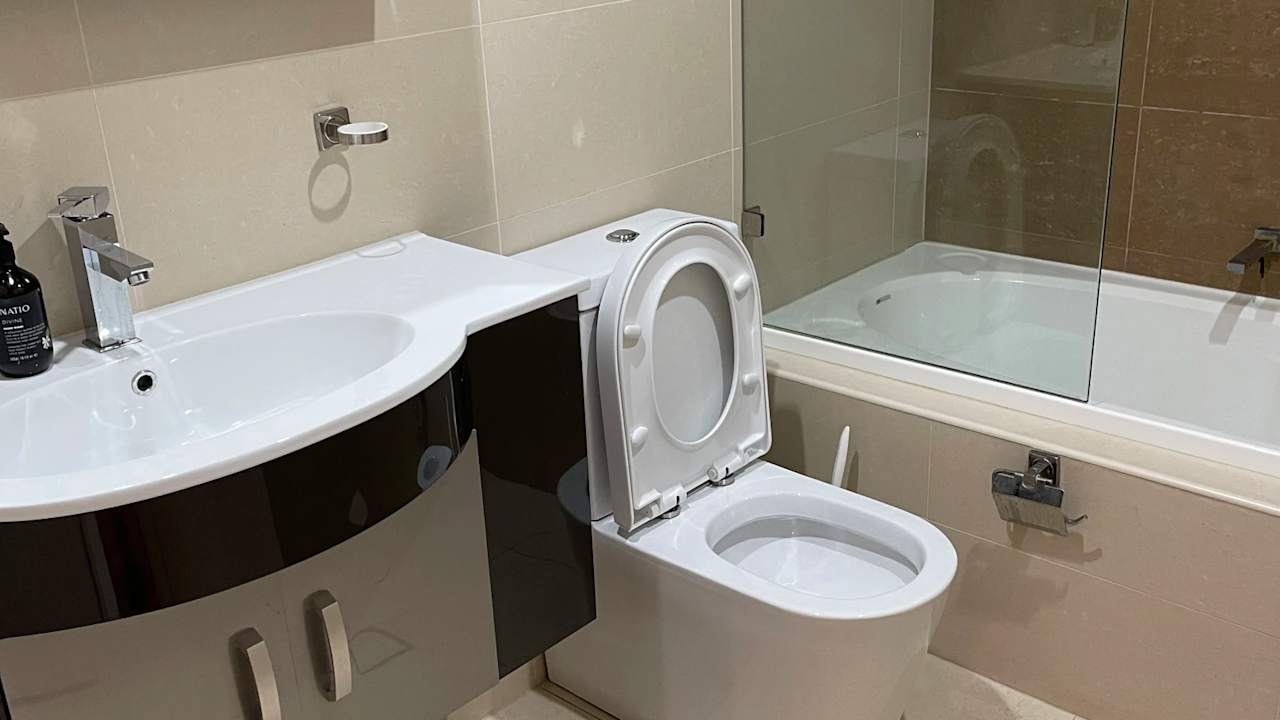 Furnished room with own bathroom