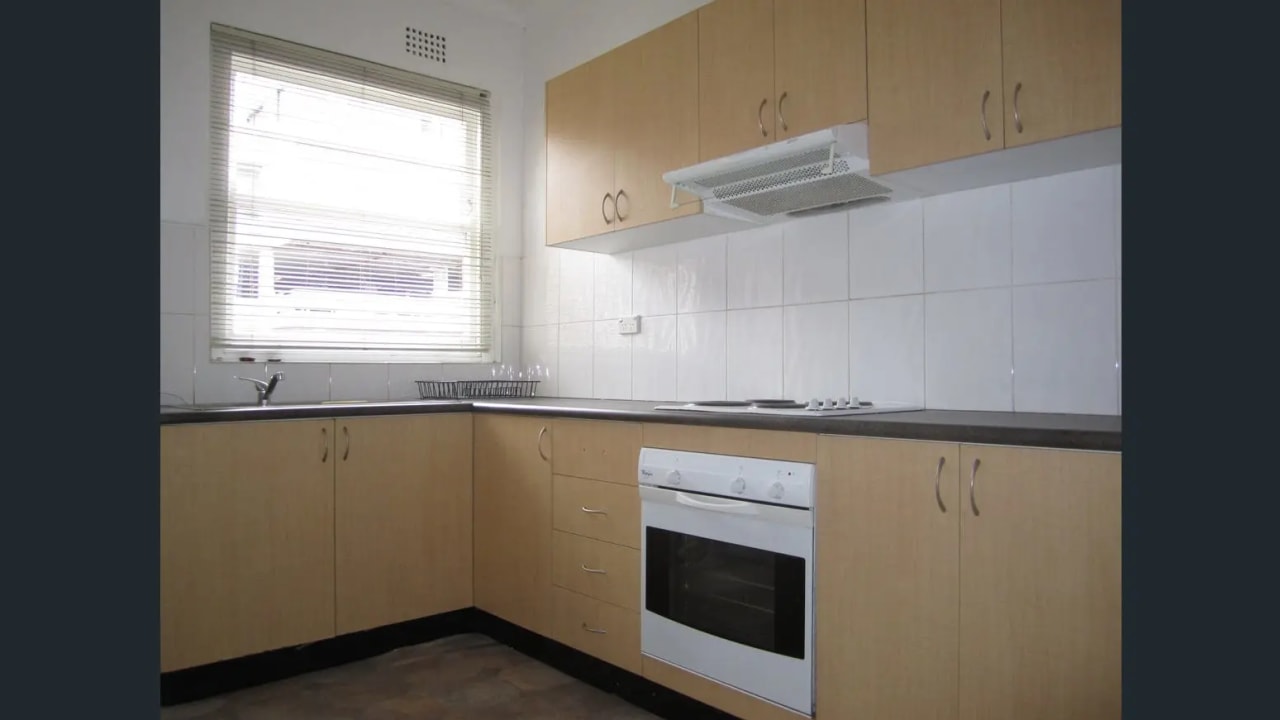 Unfurnished room in a flatshare