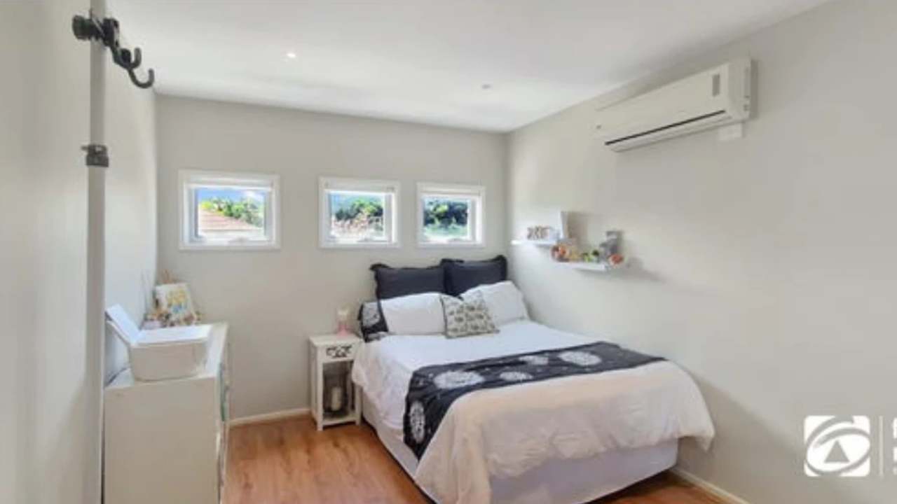 Room in a share house
