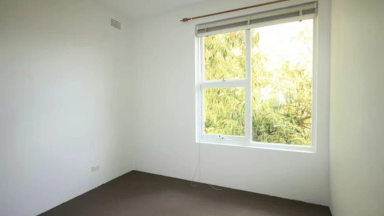 Unfurnished room in a flatshare