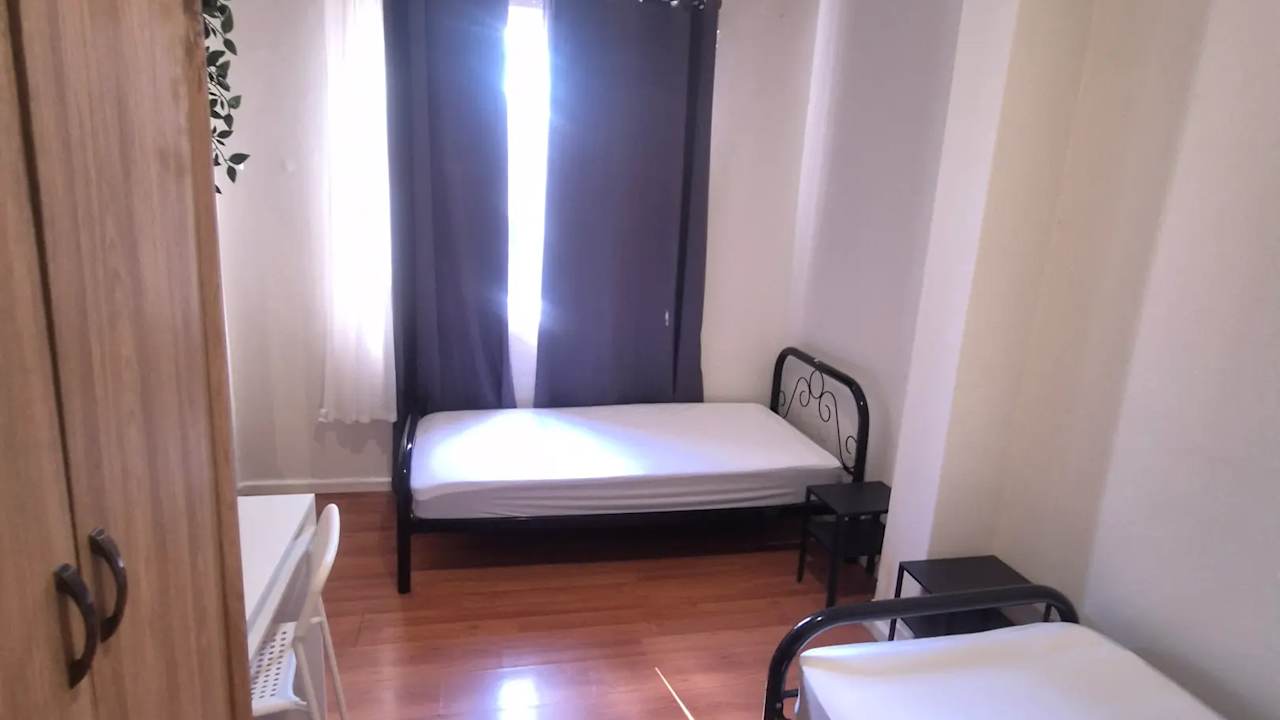Furnished room in a share house