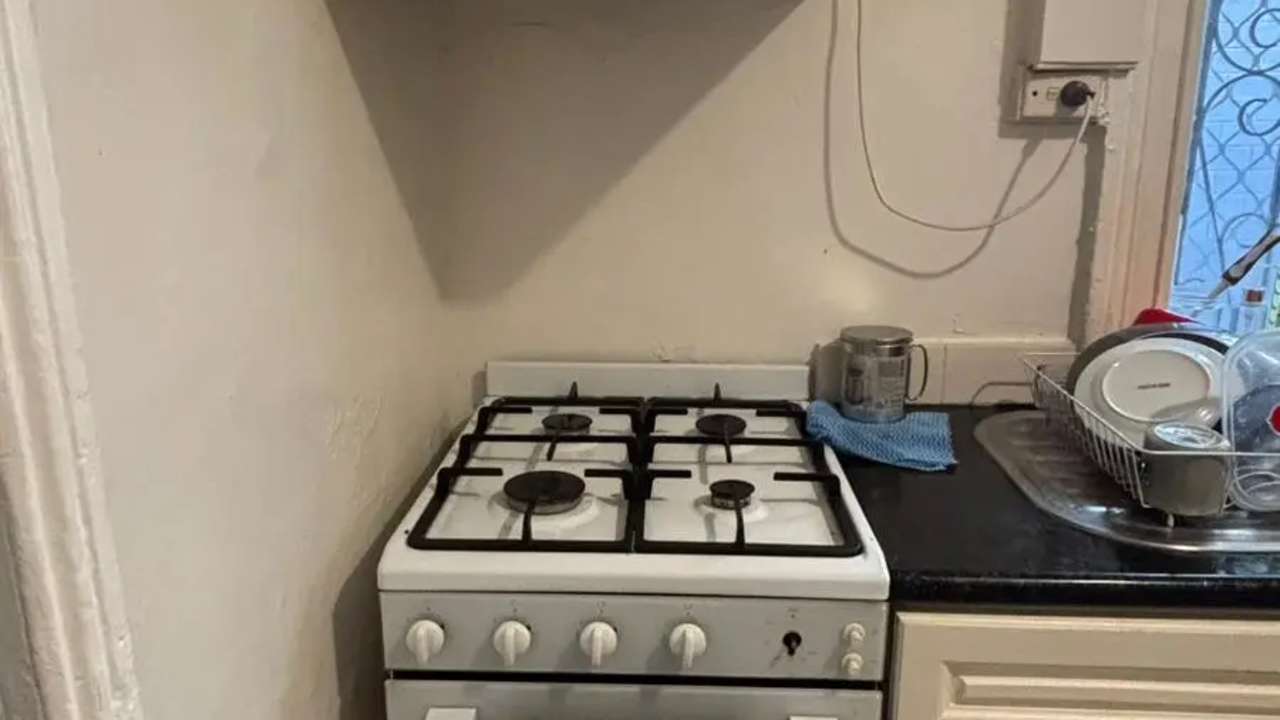 Furnished room in a share house