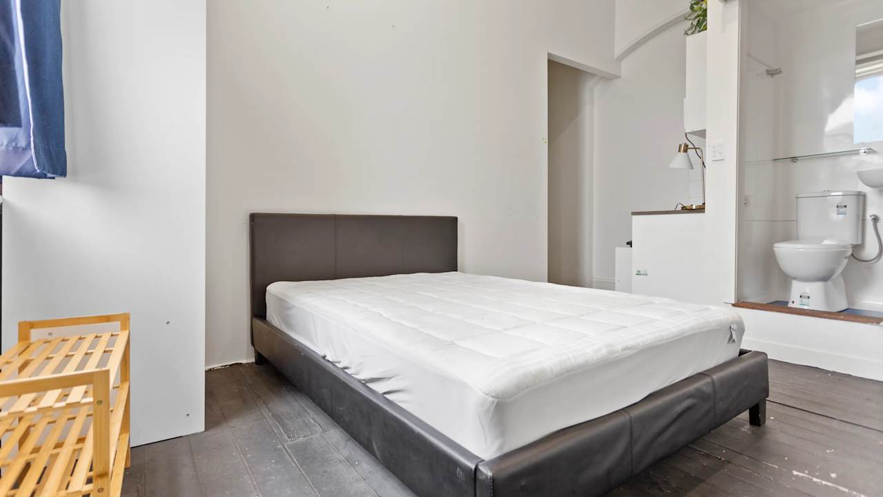 Furnished room studio flat for rent