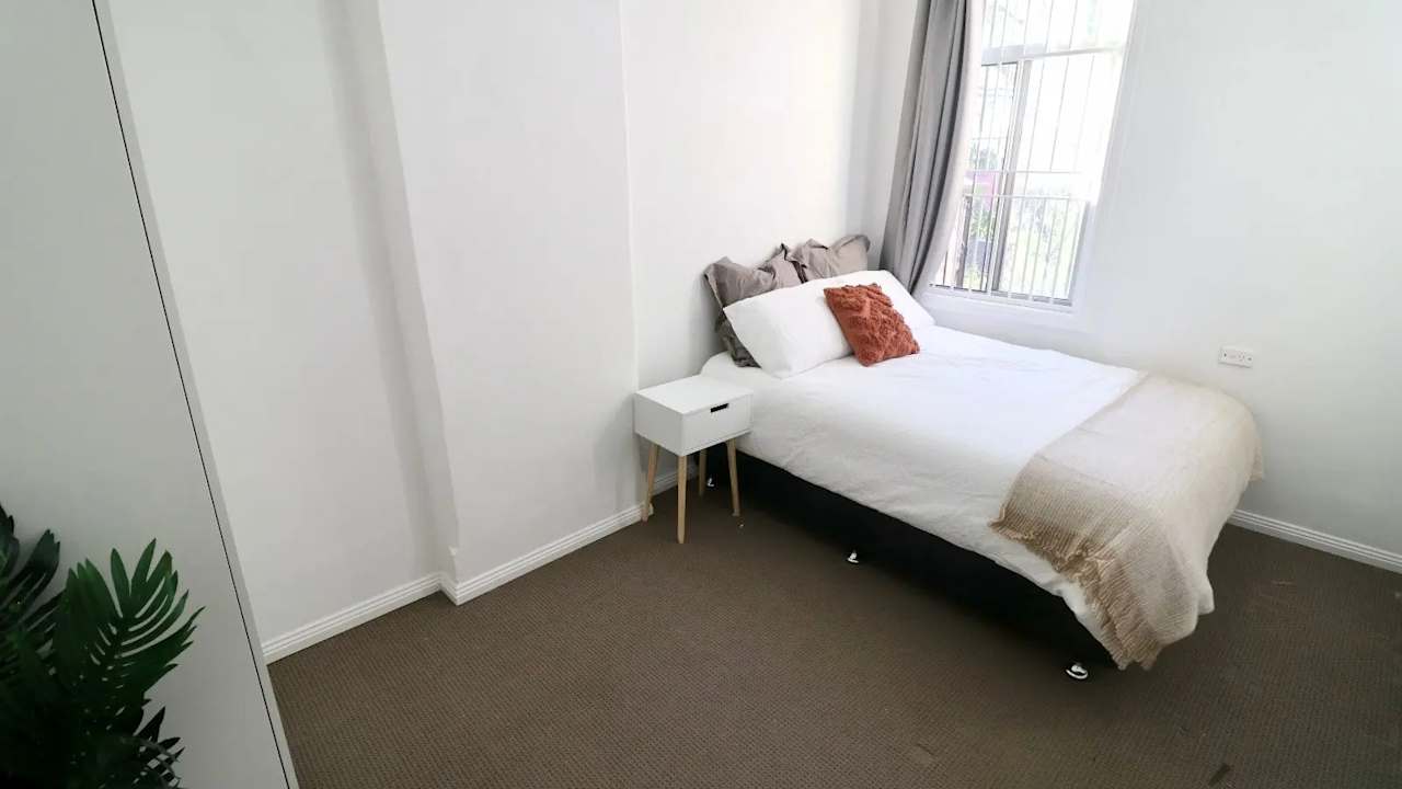 Room in a share house