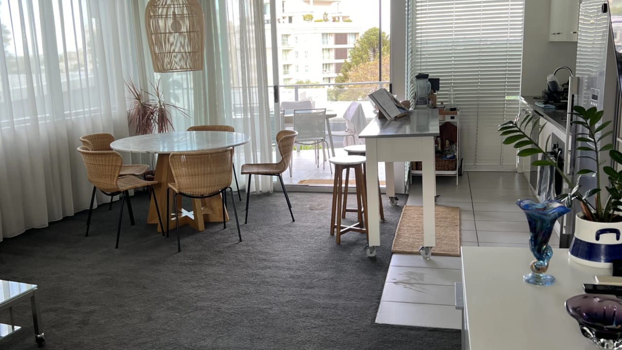 Unfurnished room in a flatshare