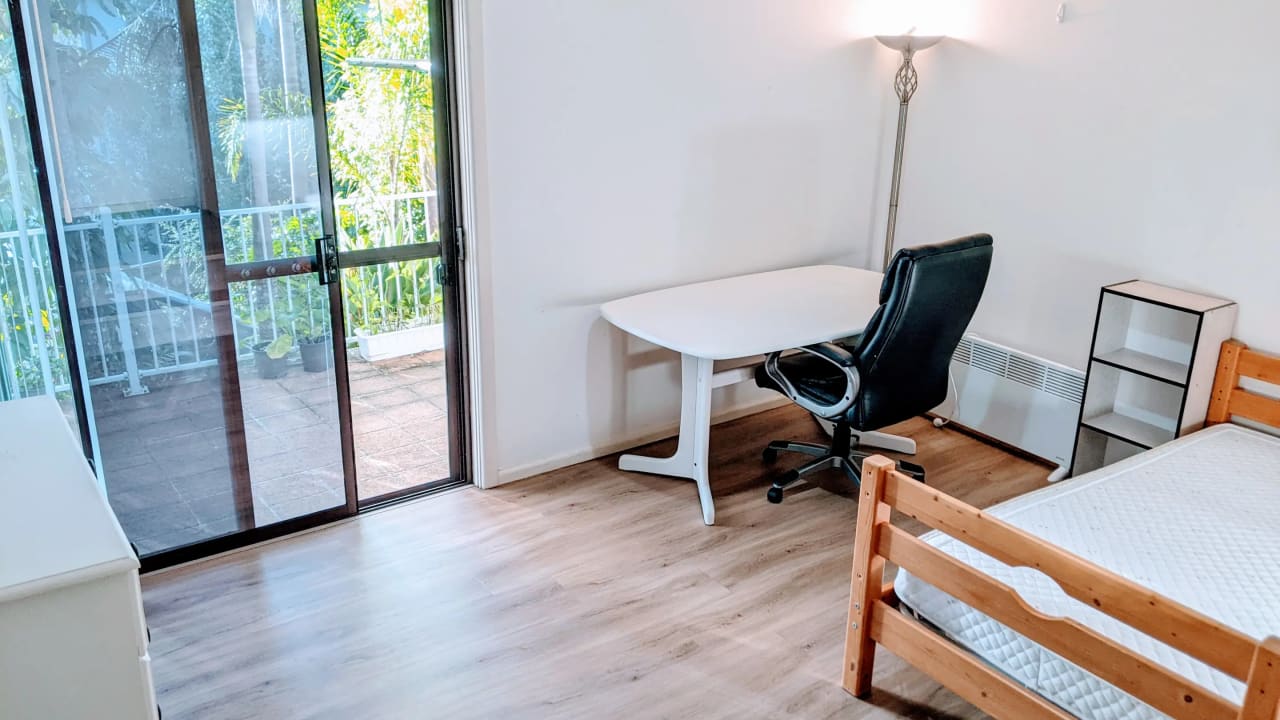 Room in a share house