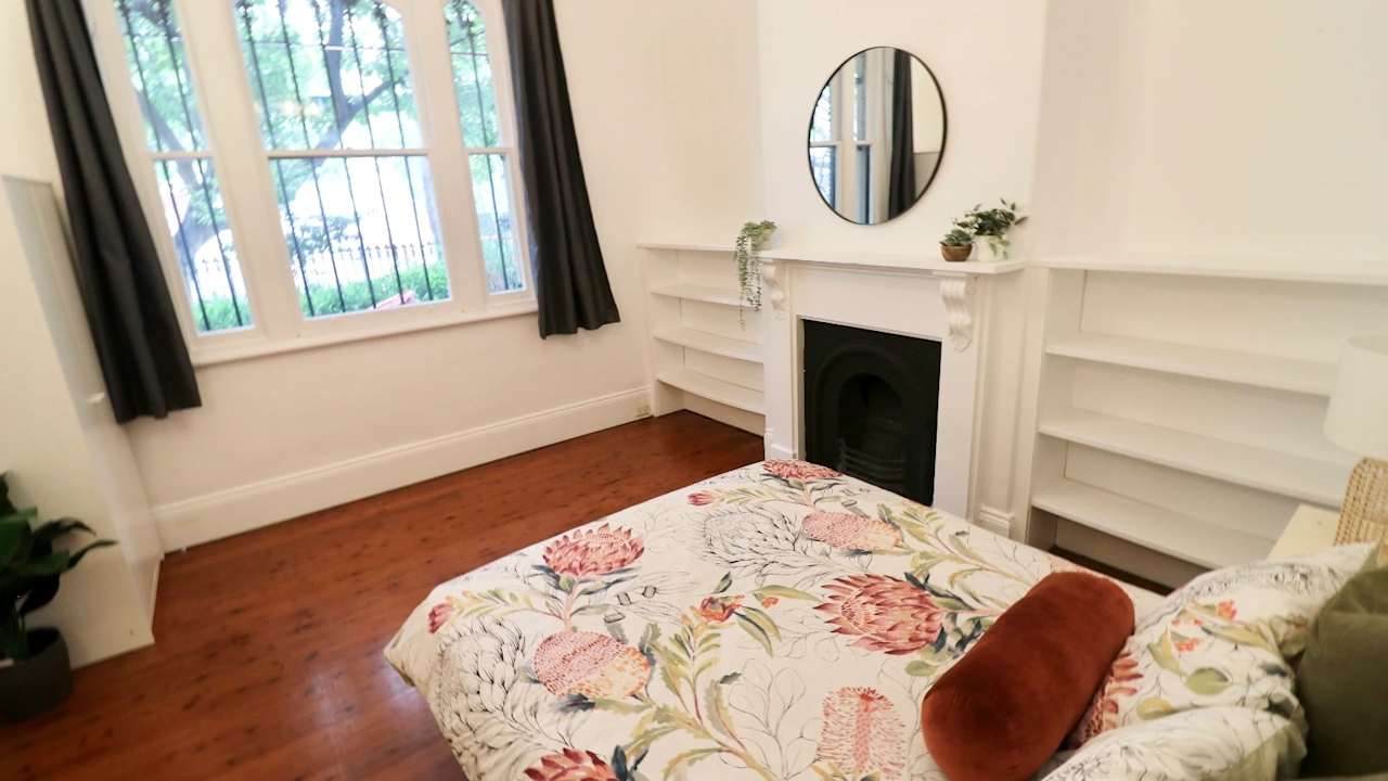 Room in a share house