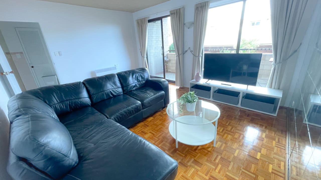 Whole property with 2 rooms for rent