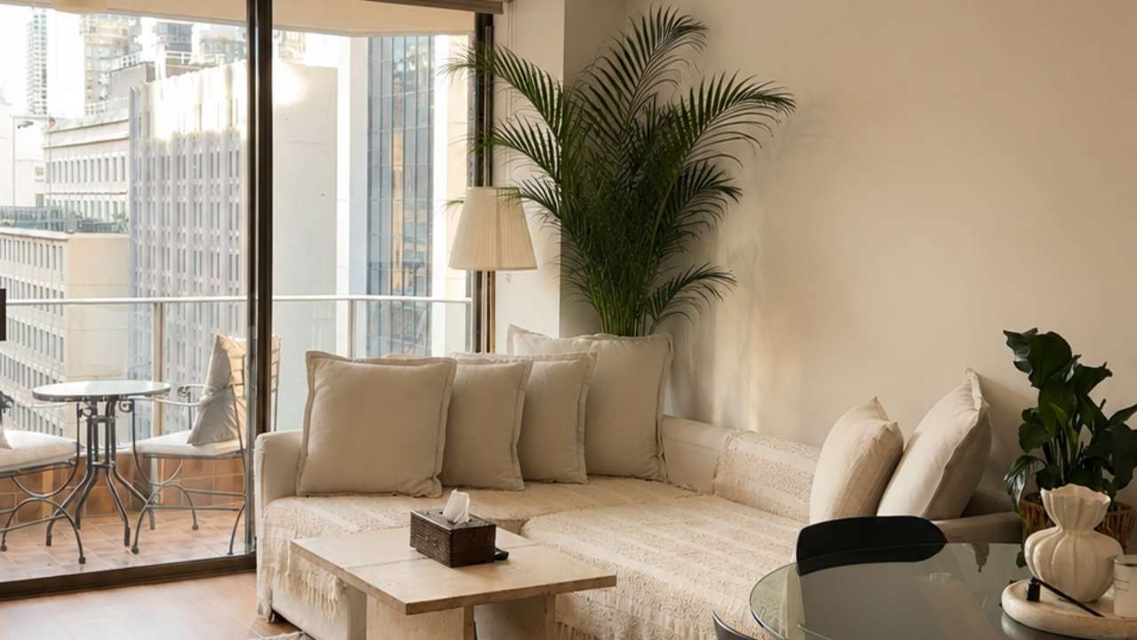 Furnished room with own bathroom