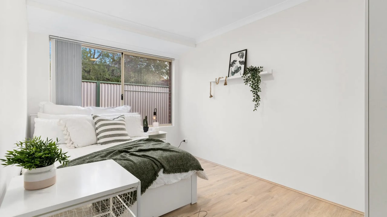 Furnished room in a share house