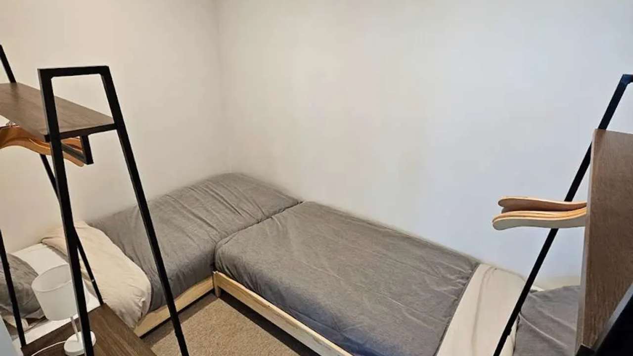 Furnished room in a flatshare