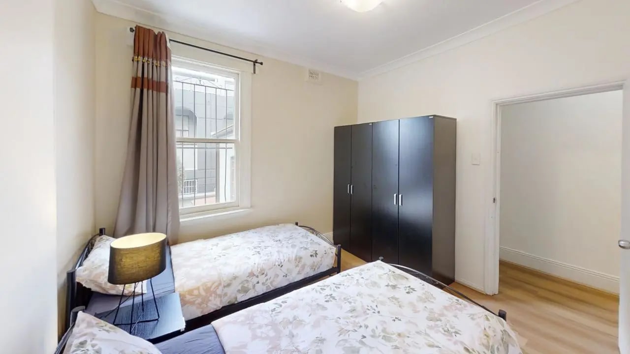 Furnished room in a flatshare