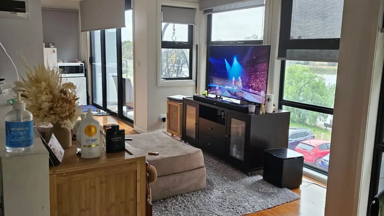 Furnished room with ensuite in a flatshare