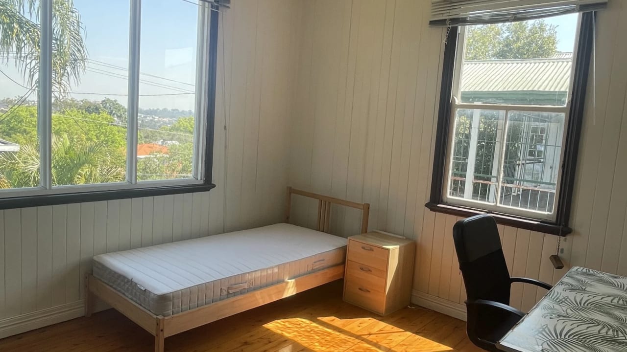 Furnished room in a share house
