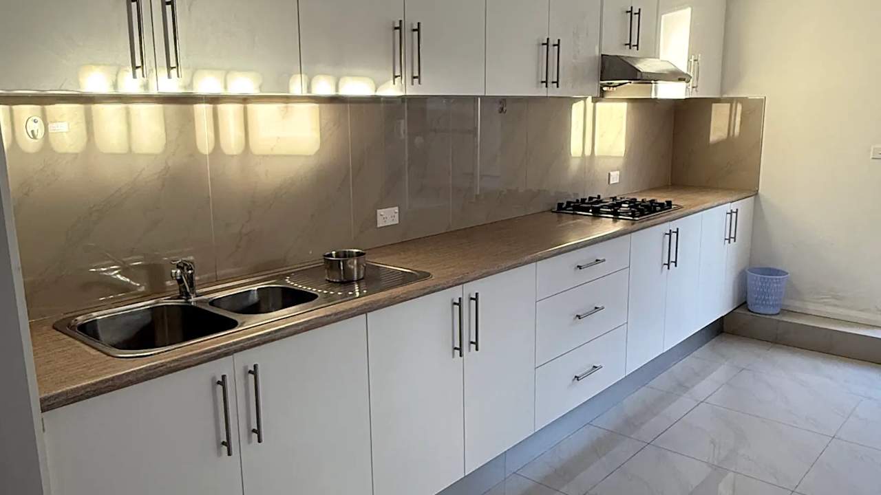 Whole property with 2 rooms for rent
